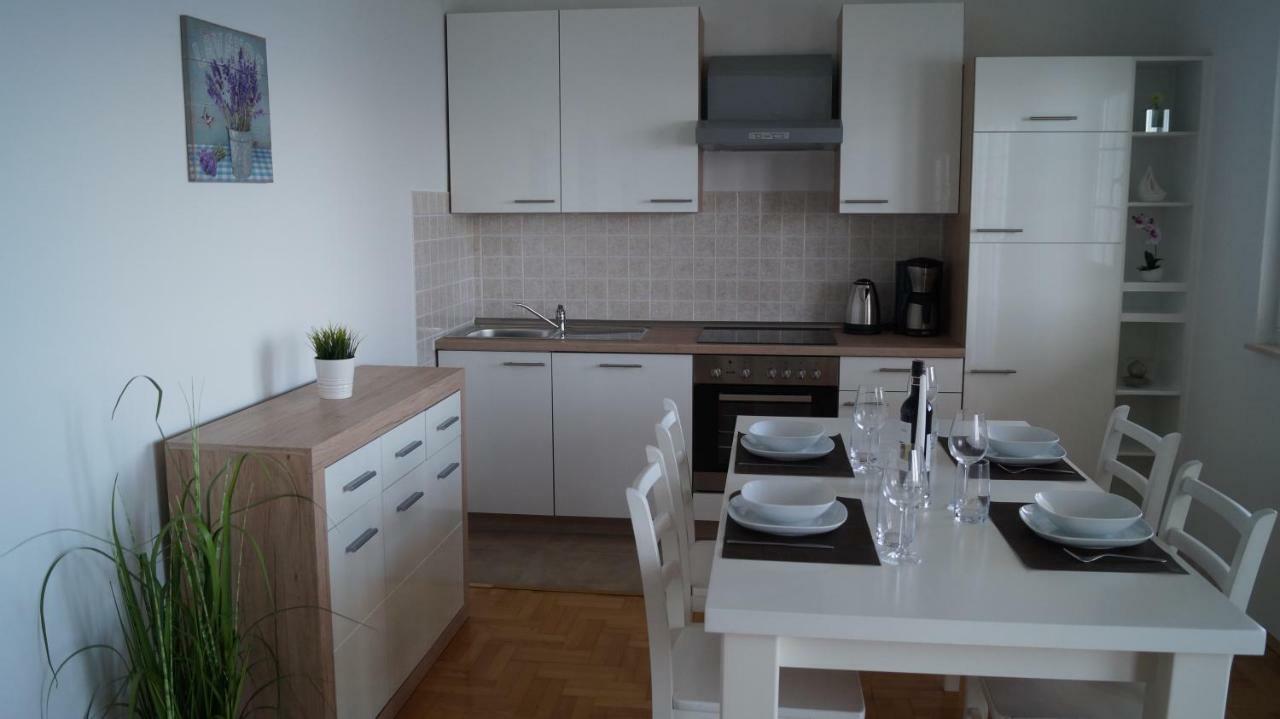 Schoenes Ferienhaus Direkt Am Meer Stomorska Buitenkant foto
