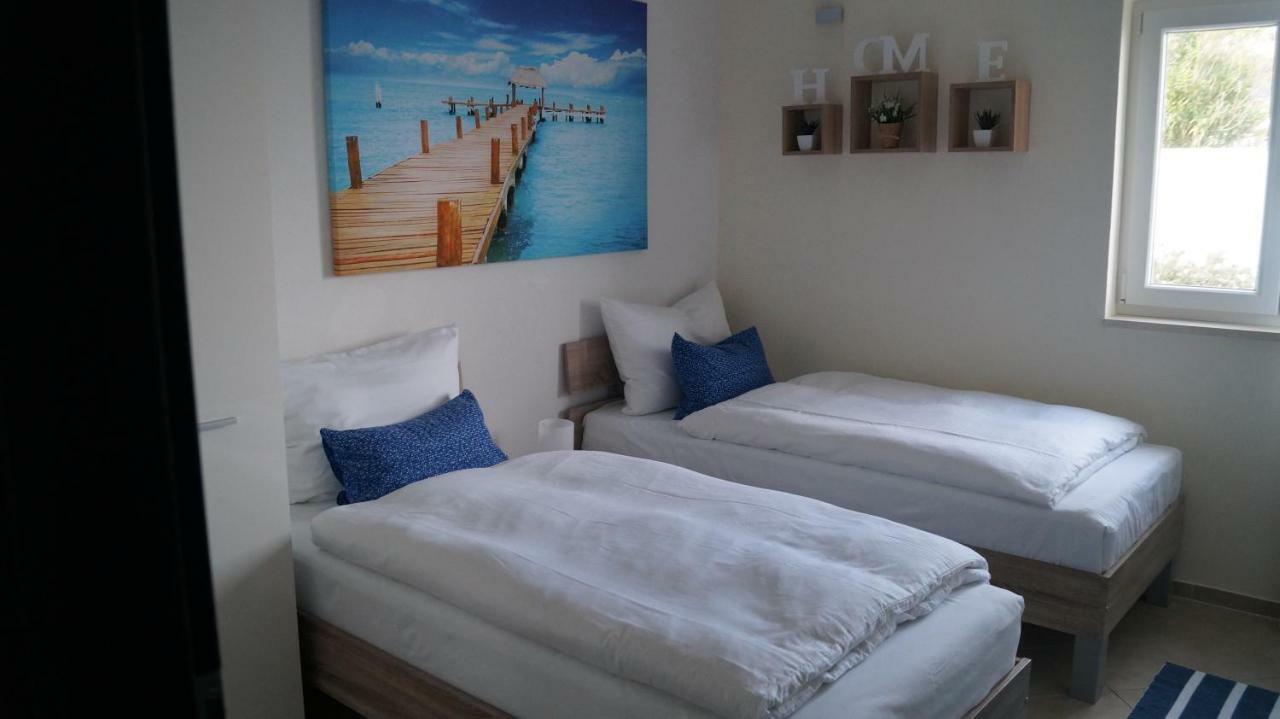 Schoenes Ferienhaus Direkt Am Meer Stomorska Buitenkant foto
